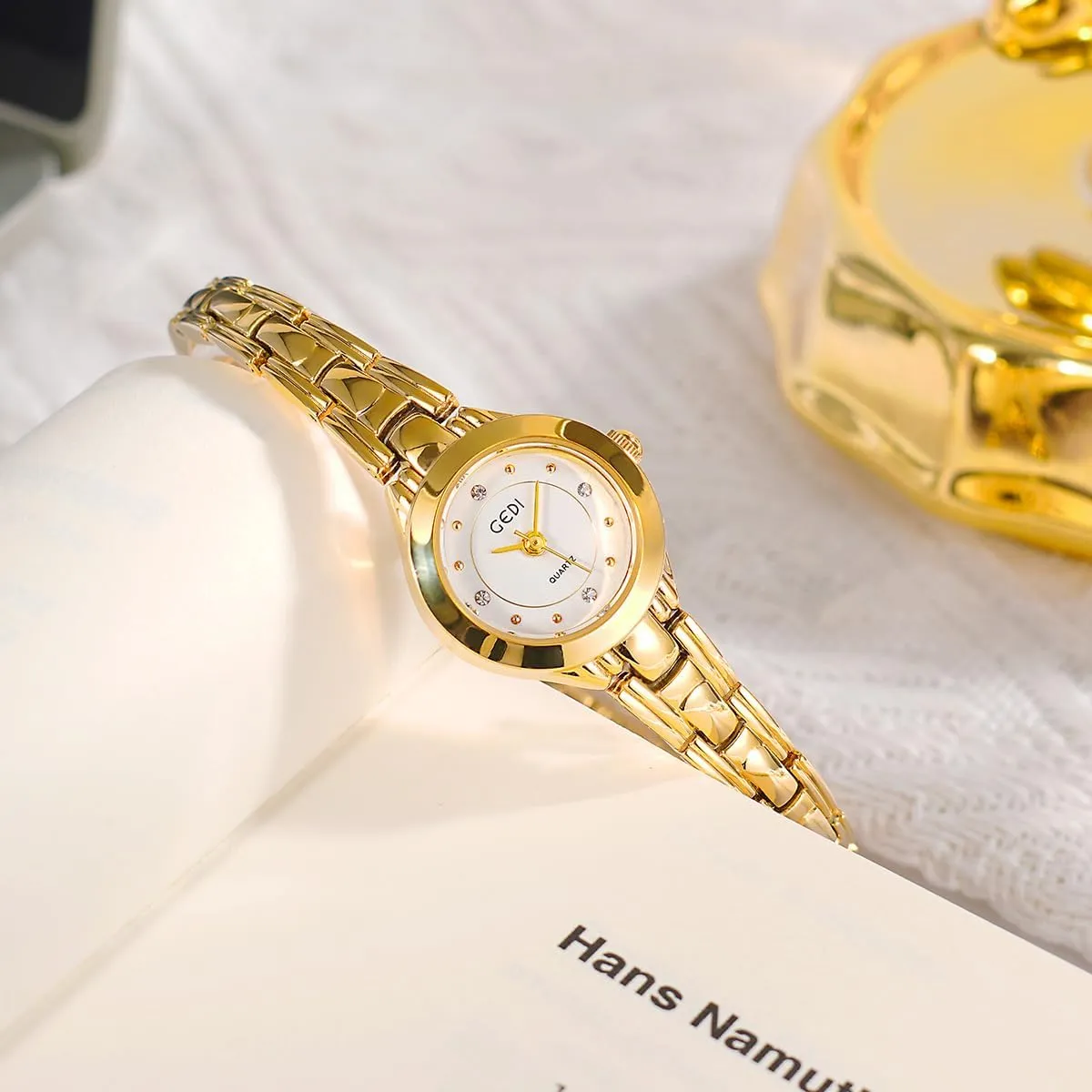 Alloy Steel Band Fashion Dainty Dress Lightweight Bracelet Wristwatch CARLIEN Womens Small Elegant Vintage Rhinestone Markers Round Quartz platelet mislead Watch Slim 