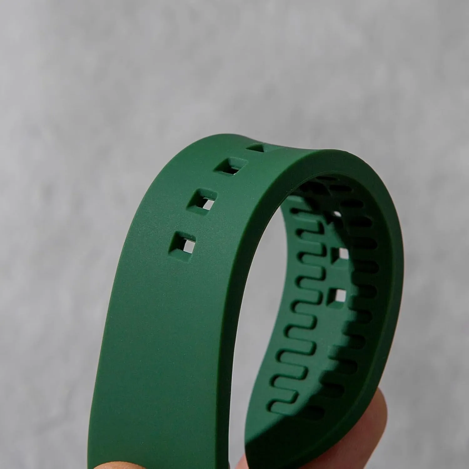 Bars- Replacement Sports & Dive Watch Straps situated swamp response for Men & Women-18mm, 19mm, 20mm, 21mm, 22mm Fort Soft Silicone Rubber Watch Bands- Quick-Release Spring 