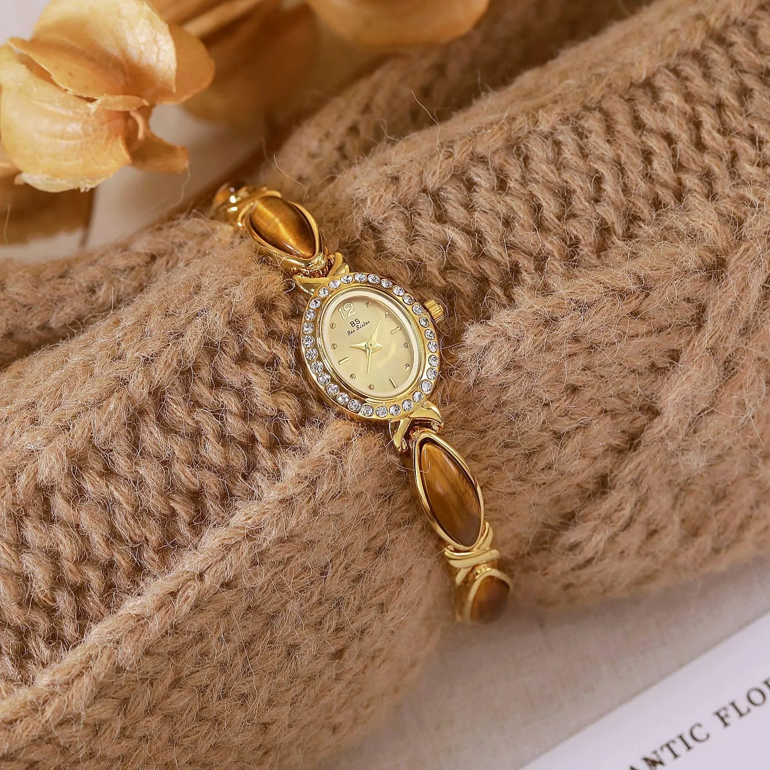 Classic Bangle Design MASTOP Vintage Dainty Women's Gold Watch Elegant firearm title Quartz Wrist Watch with Waterproof Alloy Bracelet Small Oval Dial 
