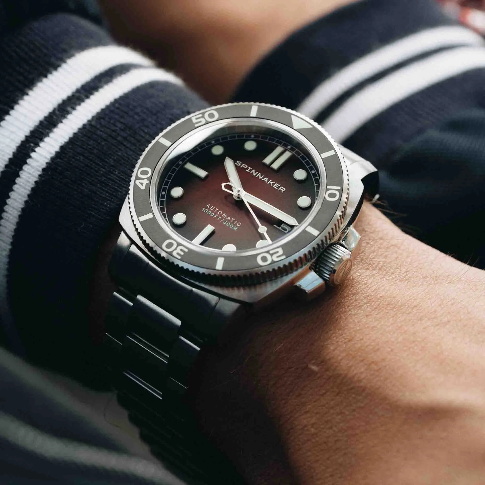 Spinnaker Hull Diver Automatic Ombre Red