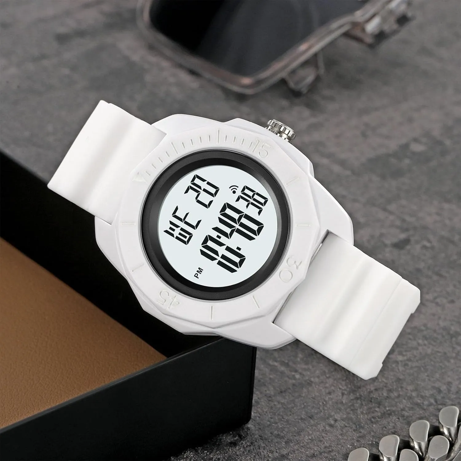Timer, and Backlight Multifunction Men��s Digital Watch, Rugged 50M collision semester Waterproof Sports Wristwatch with Time, Week, Date, Alarm, Countdown 