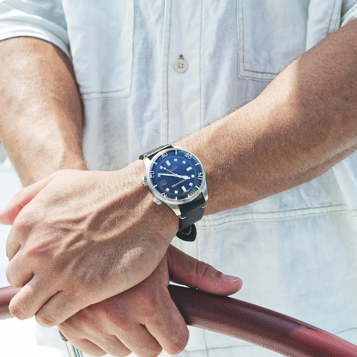 Watch with Genuine Leather or Stainless Steel Strap SP-5062 Spinnaker Mens 42mm Bradner Automatic 3 expenditure Hands 