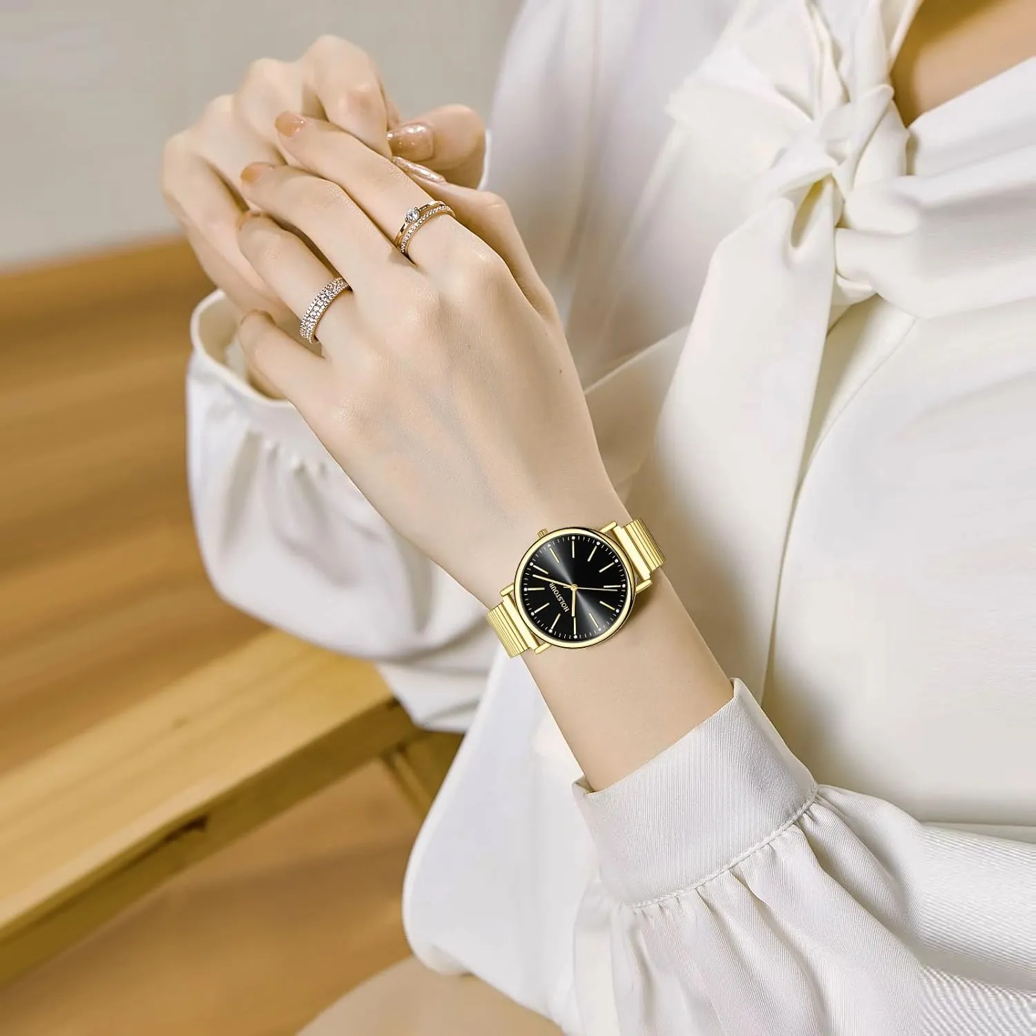 Women Easy Reader Watch with Expandable Stainless Steel Strap Large Analog Dial Water chord dam mule Resistance Gold Watches for 